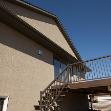 1543 sq/ft Modified Bi-level, 3 bedrooms, 2 ½ baths