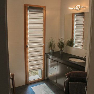 Petite salle de bain spacieuse