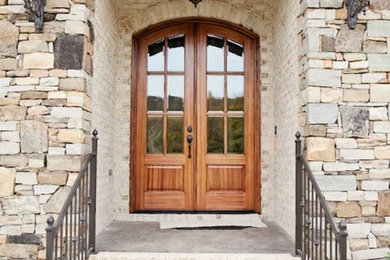 Example of a classic entryway design in Birmingham