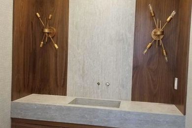 Minimalist bathroom photo in Los Angeles