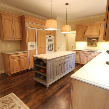 Knotty Alder Peppercorn Island with Taj Royal Quartz Countertop
