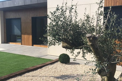 Cette photo montre une façade de maison tendance.