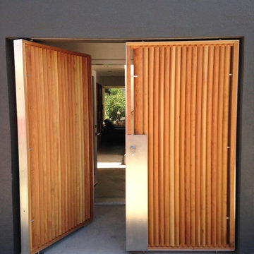 ZRS Aluminum and Cypress Entry Gate
