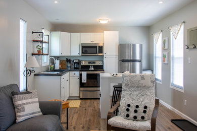 Kitchen - rustic kitchen idea in Baltimore