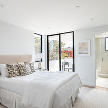 upstairs guest room/bath/access to outdoor upper deck