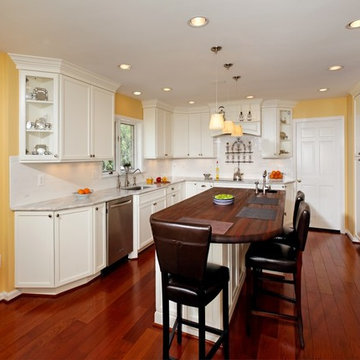 Bright, Traditional Kitchen in McLean, Virginia