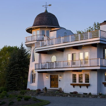 TRADITIONAL NAUTICAL OCEAN FRONT HOME