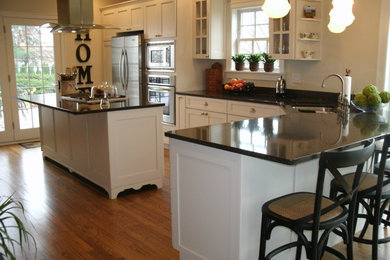 Inspiration for a timeless kitchen remodel in Burlington