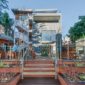 Contemporary Family Home With Guest House