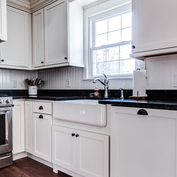 White Farmhouse Sink & Paneled Dishwasher