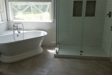 Bathroom - bathroom idea in Houston