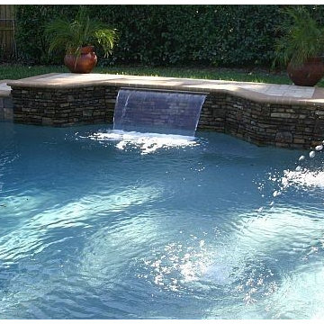 139 - Quaint Backyard Pool