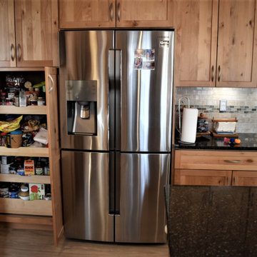 Natural Rustic Alder with Ubatuba granite