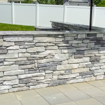 Grill Surrounds / Grill Islands / Outdoor Kitchens