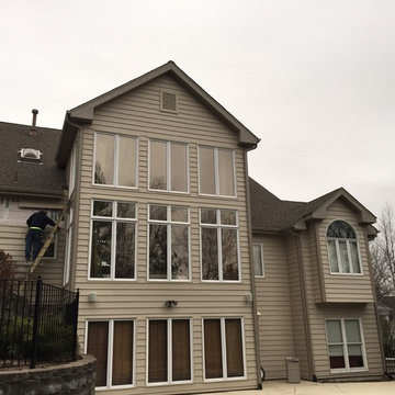 Architectural 7" wide insulated vinyl siding - Country Beige/Clay
