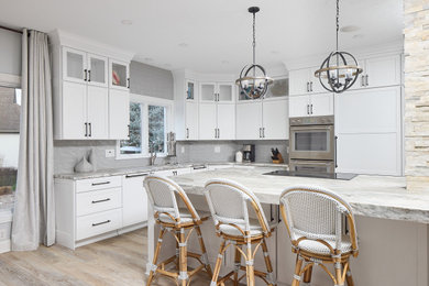 Example of a kitchen design in Indianapolis