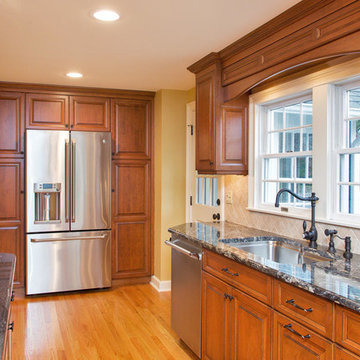 Arched Valance and Panels above Sink