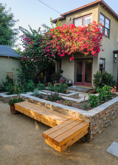 Traditional Garden by BE Landscape Design