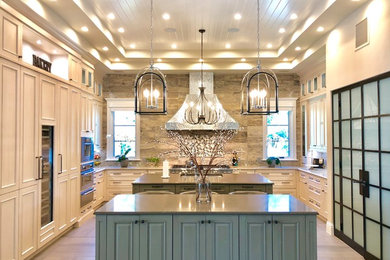 This is an example of a traditional kitchen in Orlando.