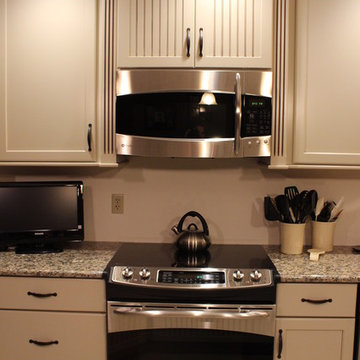 Kraftmaid Alexis/Briarwood Maple Mushroom Kitchen