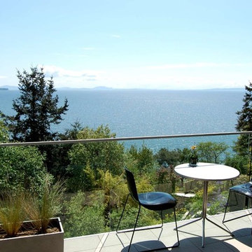 Sitting Area Over Top Of White Rock Cliffside