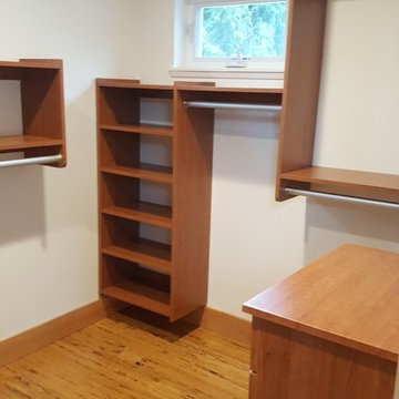 NIce size walk in master closet