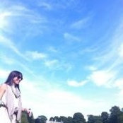 Jessica Methot's photo