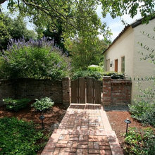 8 puertas de estilo rústico para dar carácter a tu jardín