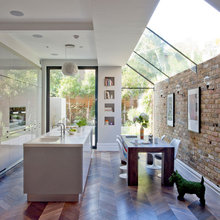 906 Queen kitchens