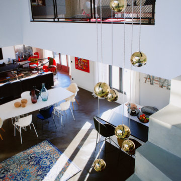 Une vue générale cuisine/salle à manger/salon - Une Maison Éclectique