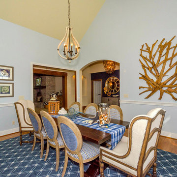 CASUAL DINING ROOM