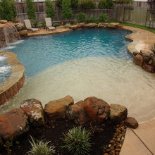 Pool with beach entry