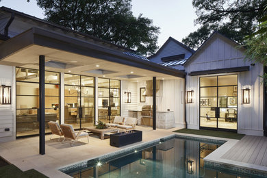 Photo of a transitional exterior in Austin.