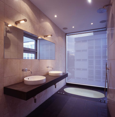 Contemporary Bathroom by Gregory Phillips Architects