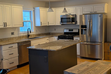 Example of a minimalist home design design in Boston