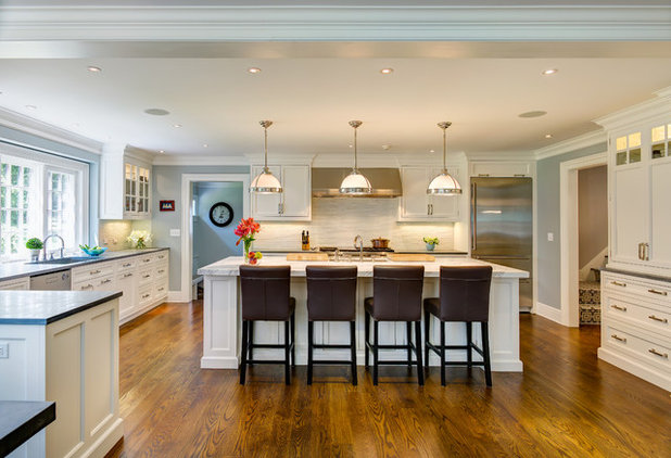 Traditional Kitchen by Robert A. Cardello Architects