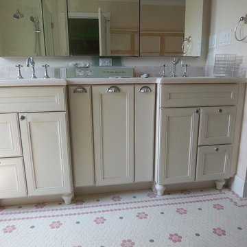 Gorgeous vintage inspired bathroom