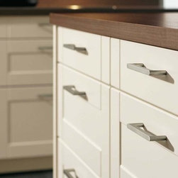 Alno - Cabinet And Drawer Handle Pulls