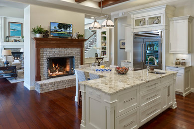 This is an example of a transitional kitchen in Orlando.