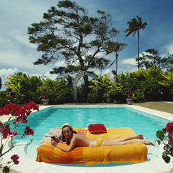 Slim Aarons, Sunbathing in Barbados, 1976 - Paintings