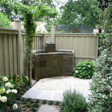 Modern Side Yard and Fountain
