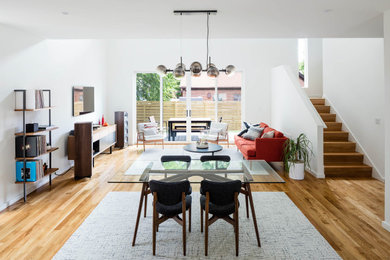 Trendy living room photo in Los Angeles