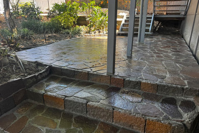 Design ideas for a small mediterranean entryway in Brisbane.