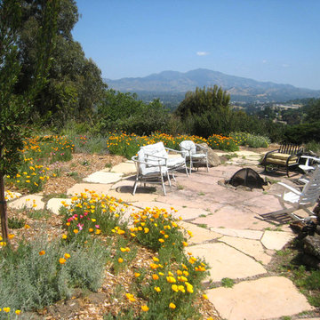 Outdoor Patio with Fire Place