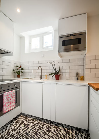 Scandinavian Kitchen by Gommez-Vaëz Architecte