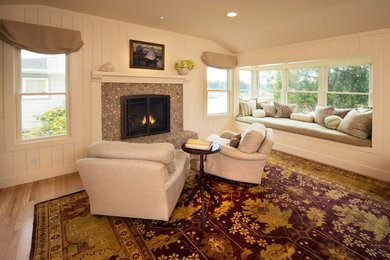 Bedroom - traditional bedroom idea in San Francisco