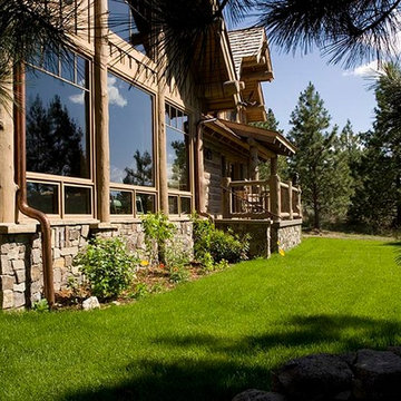 Rocky Mountain Log Homes - Relaxing Rustic Retreat
