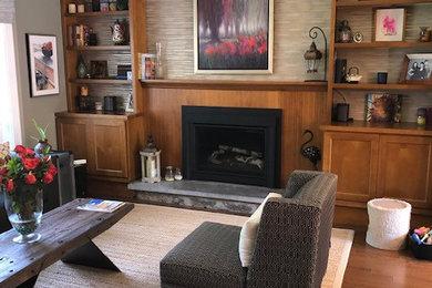 Example of a trendy living room design in Montreal