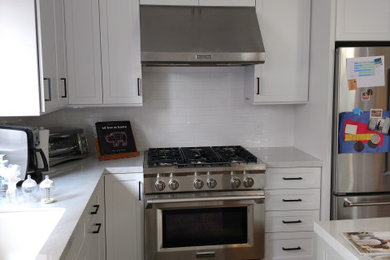 Trendy kitchen photo in Los Angeles
