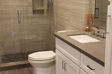 Example of a bathroom design in Houston